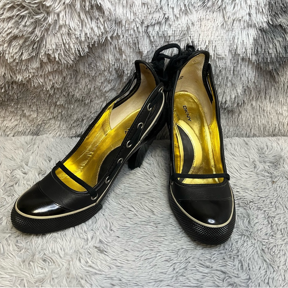 DKNY Vanessa Pumps